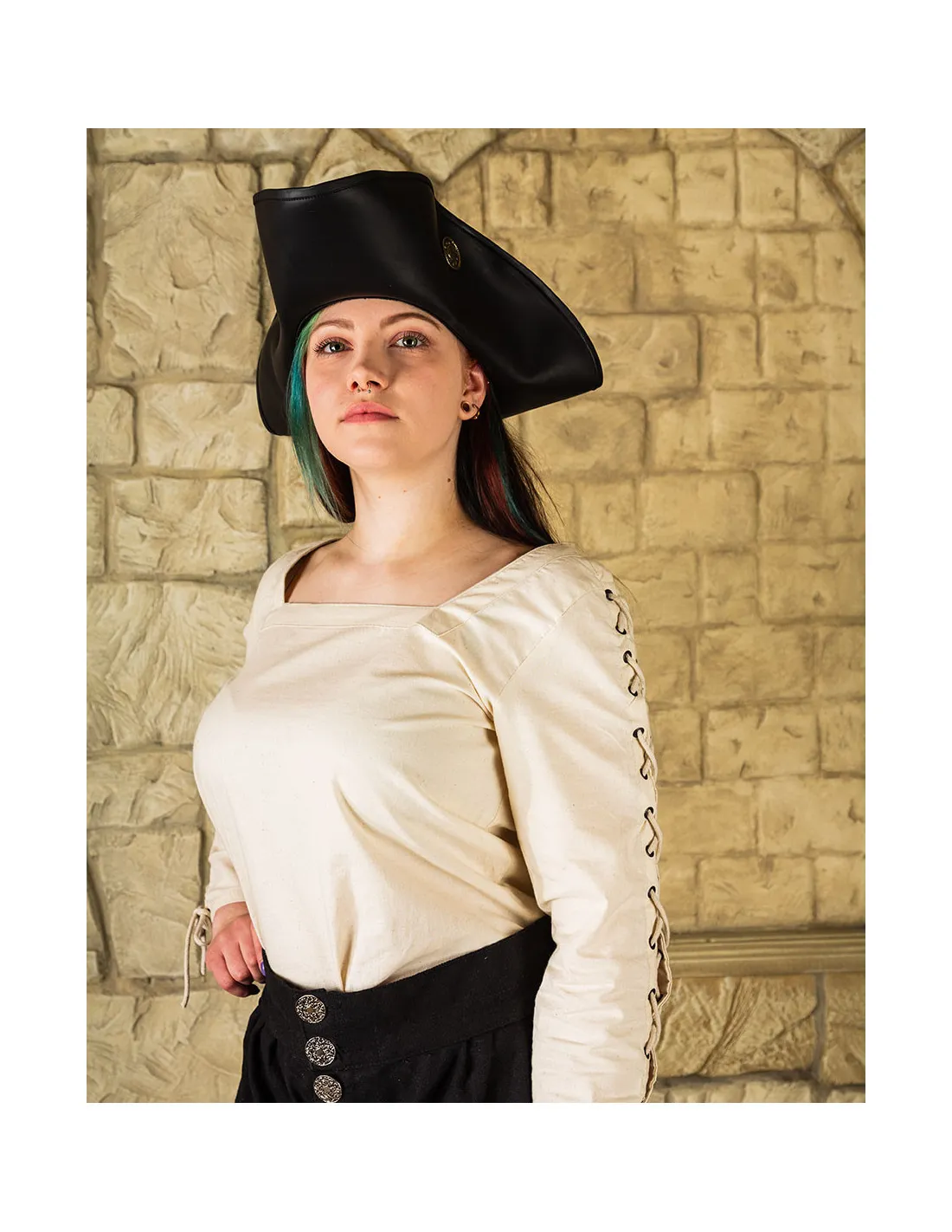 Blusa medieval mujer Abby crema con ojales y cordeles cruzados