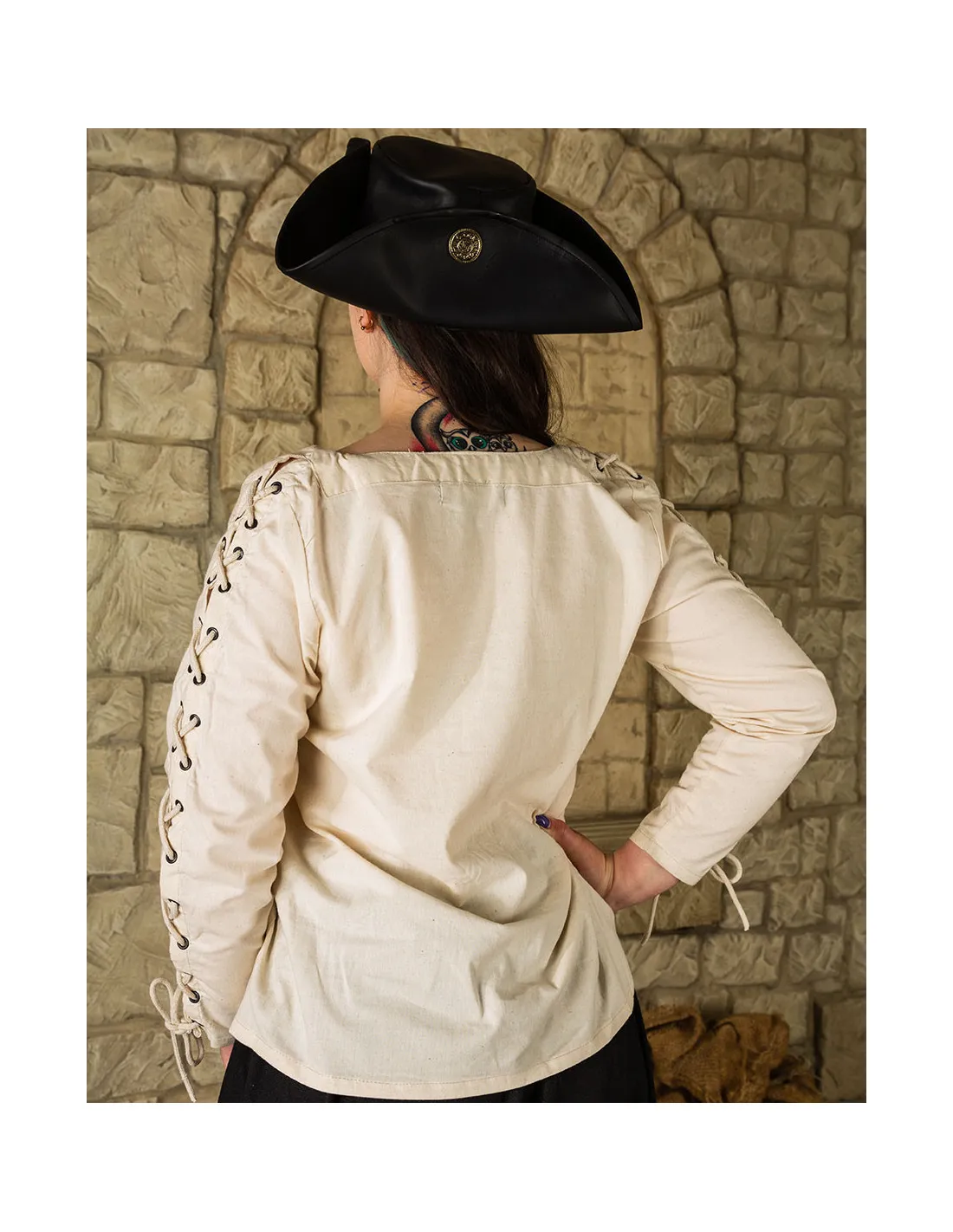 Blusa medieval mujer Abby crema con ojales y cordeles cruzados