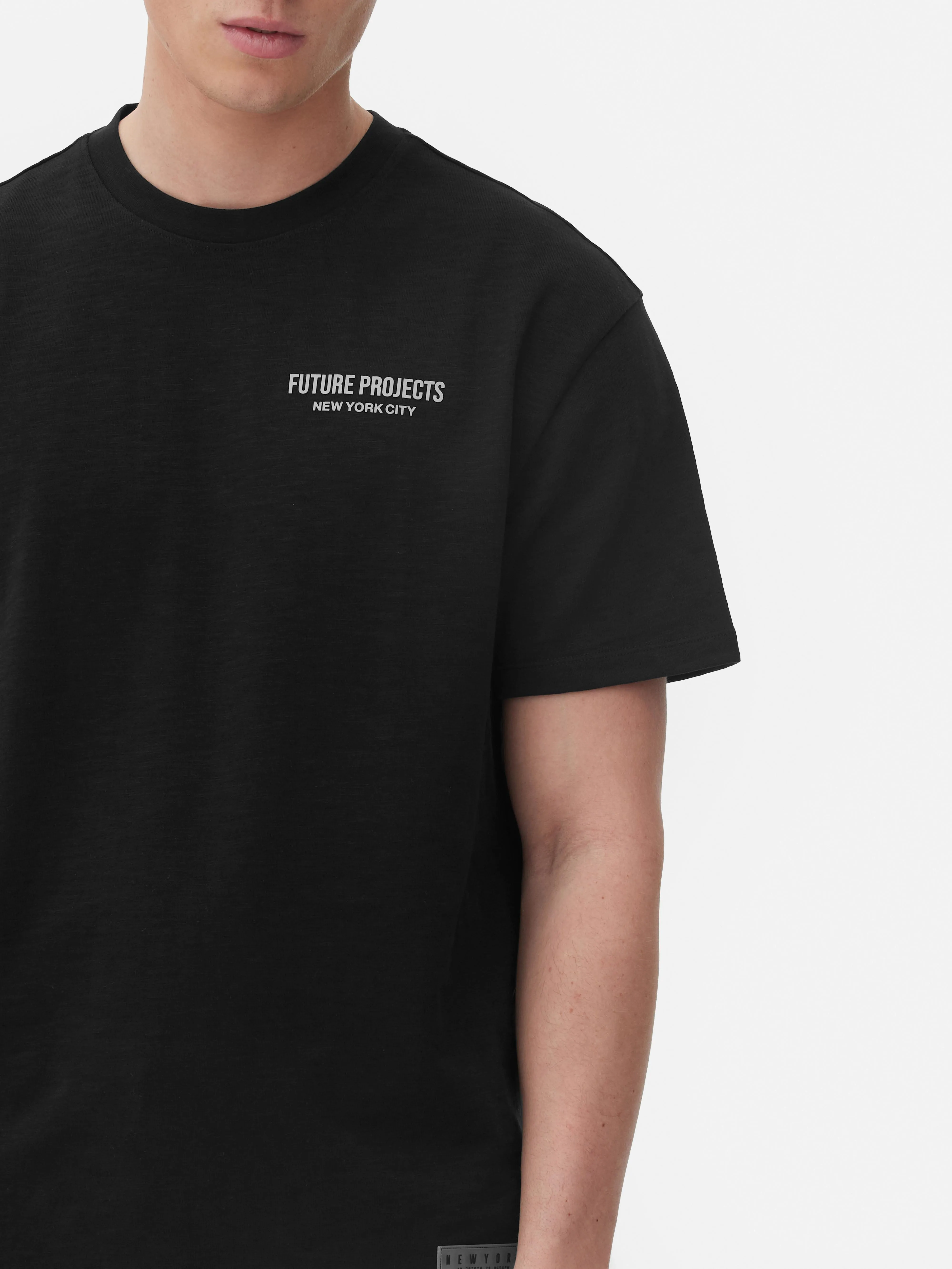 Camiseta con logotipo «Future Projects»