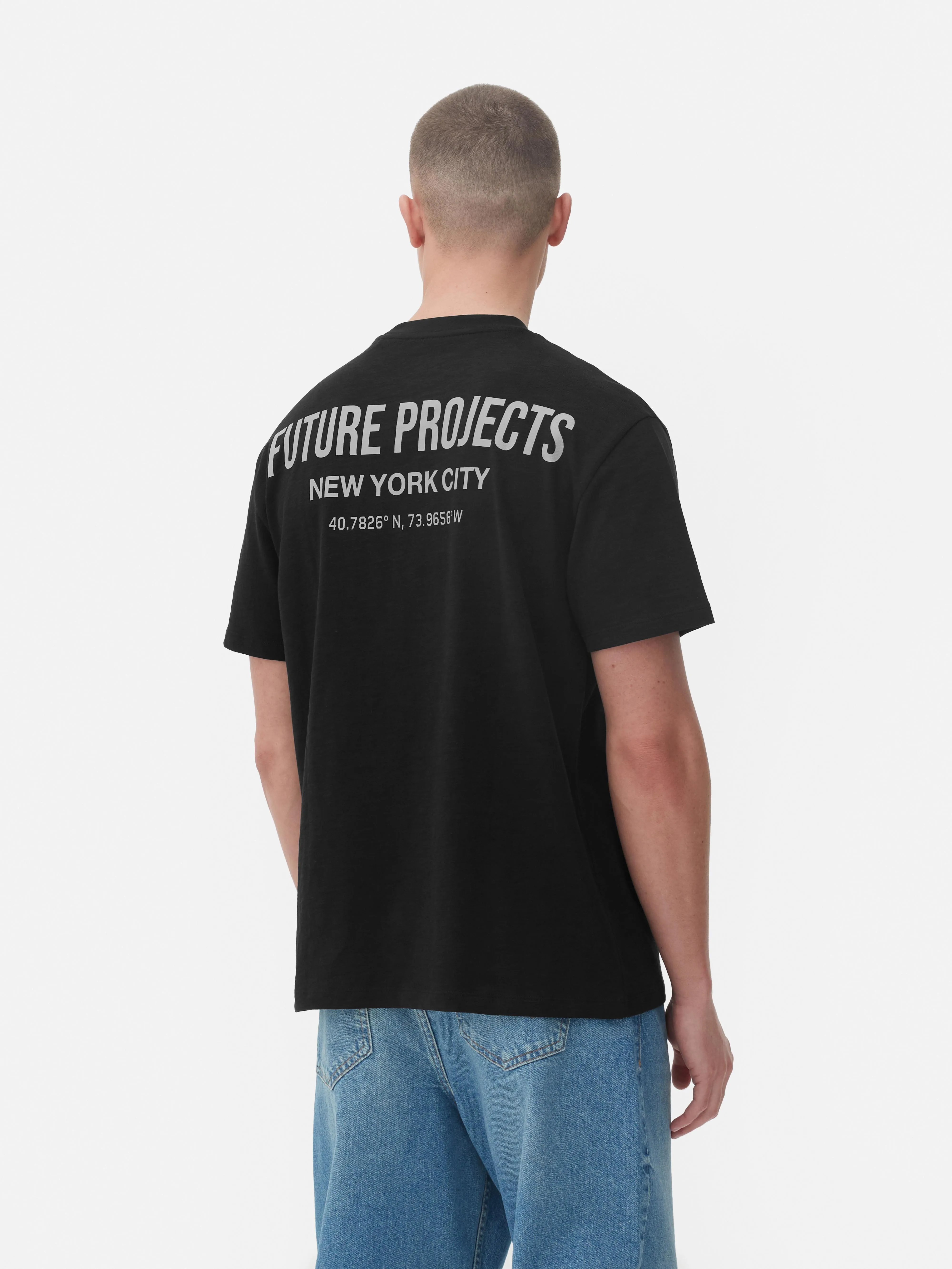 Camiseta con logotipo «Future Projects»