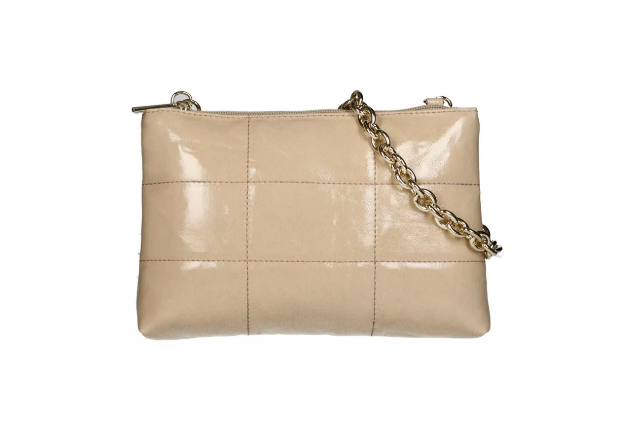 Cartera Mano Charol Beige Acolchada Cadena Eslabones Oro