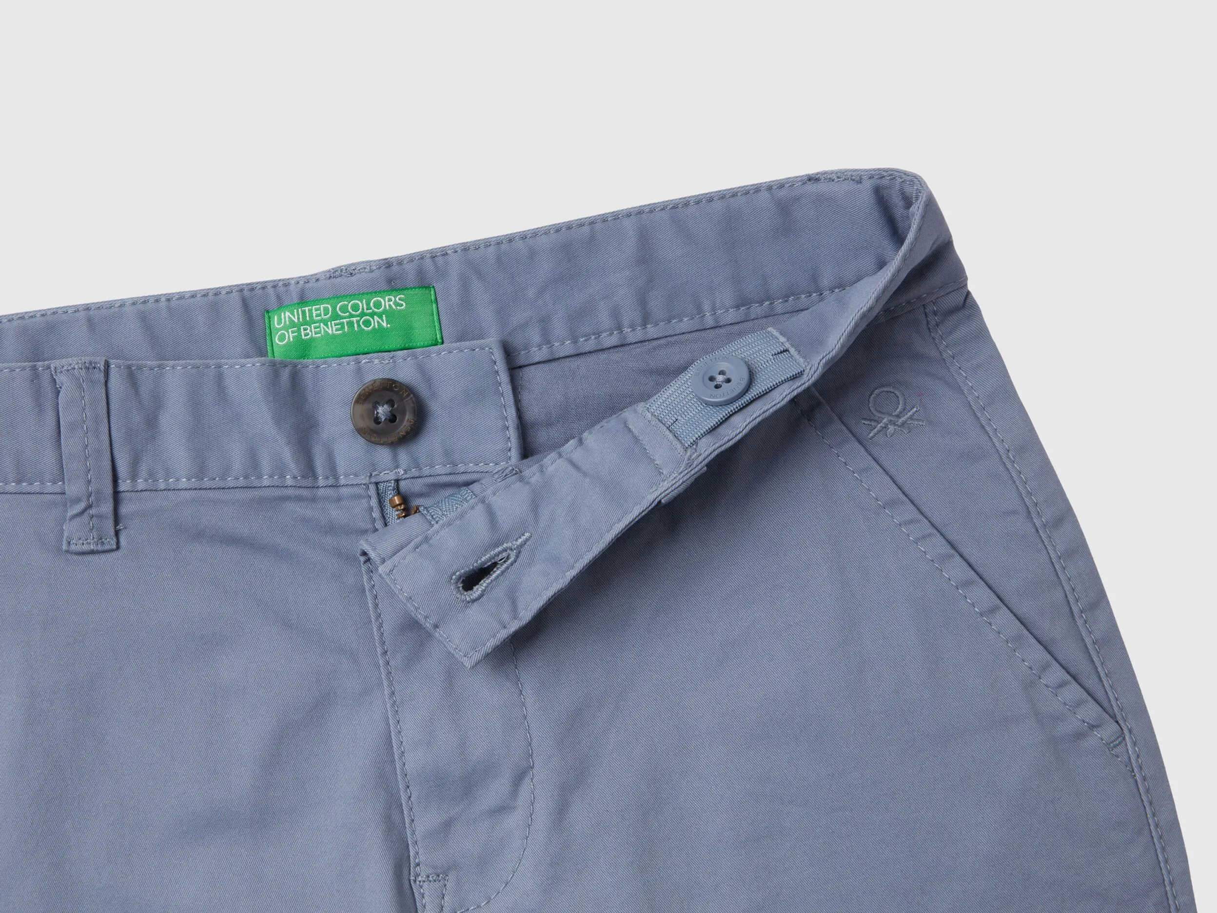 Chinos slim fit de algodón elástico