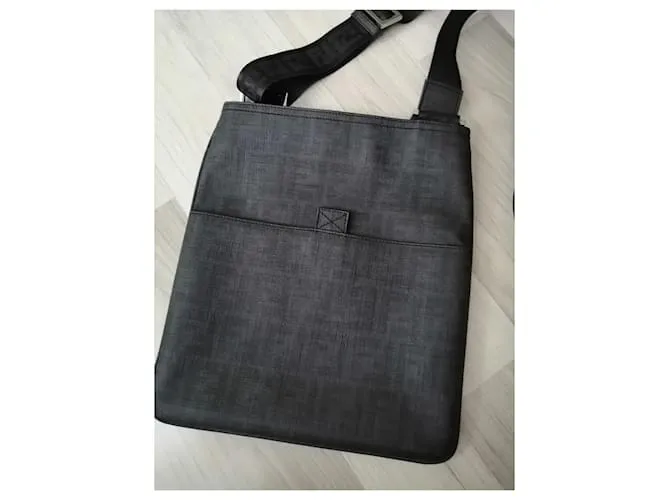 Fendi Bolsos de mano Negro 