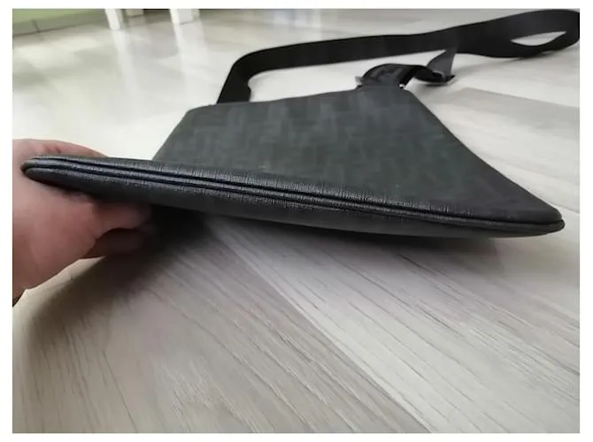 Fendi Bolsos de mano Negro 