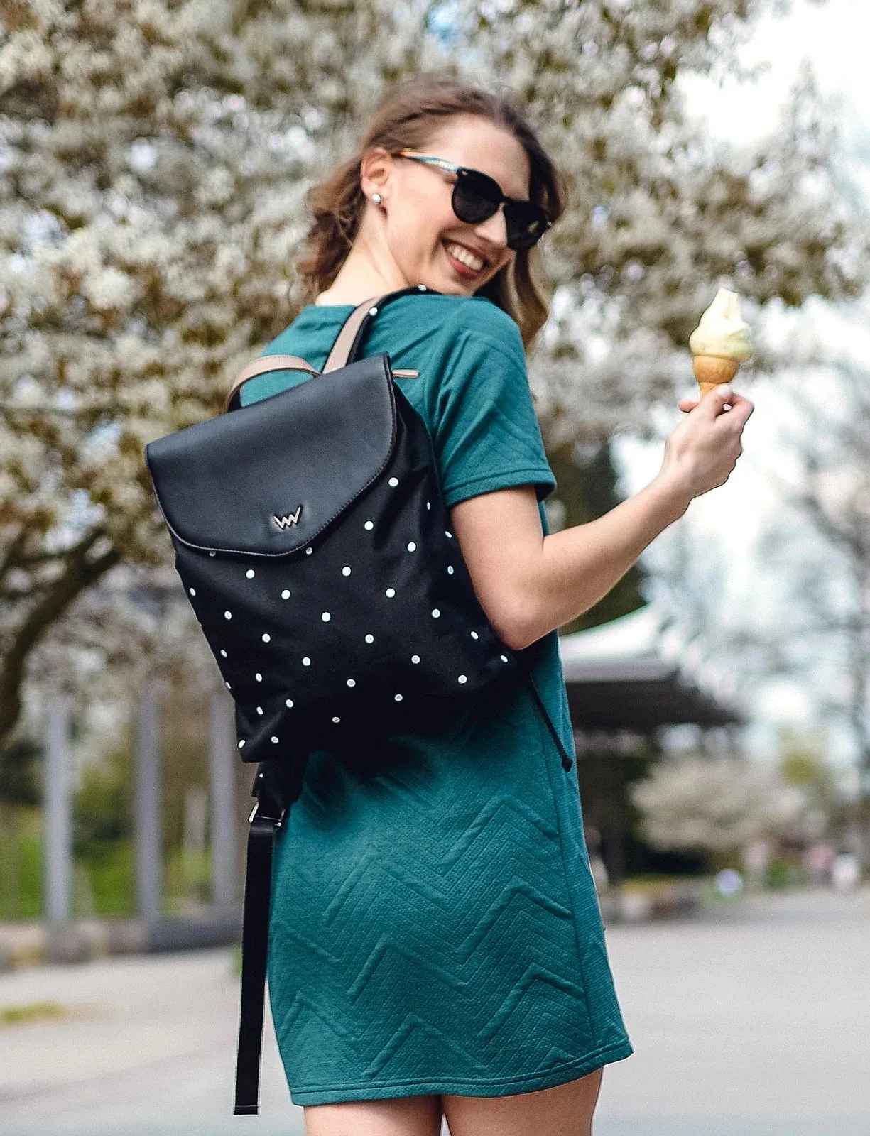 mochila Vuch Scipion - Black/White Dots - women´s