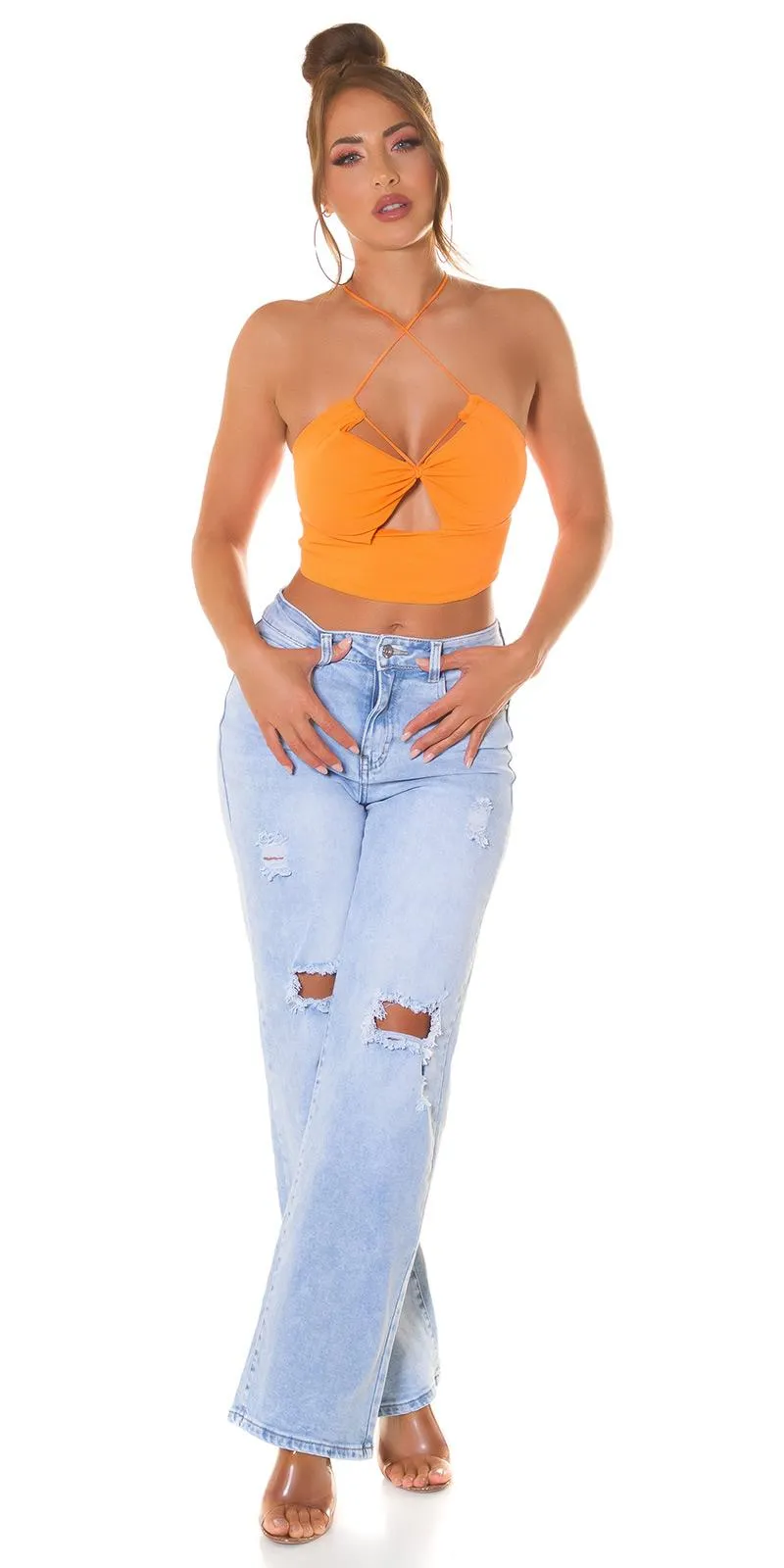 Top crop naranja con recortes y tirantes